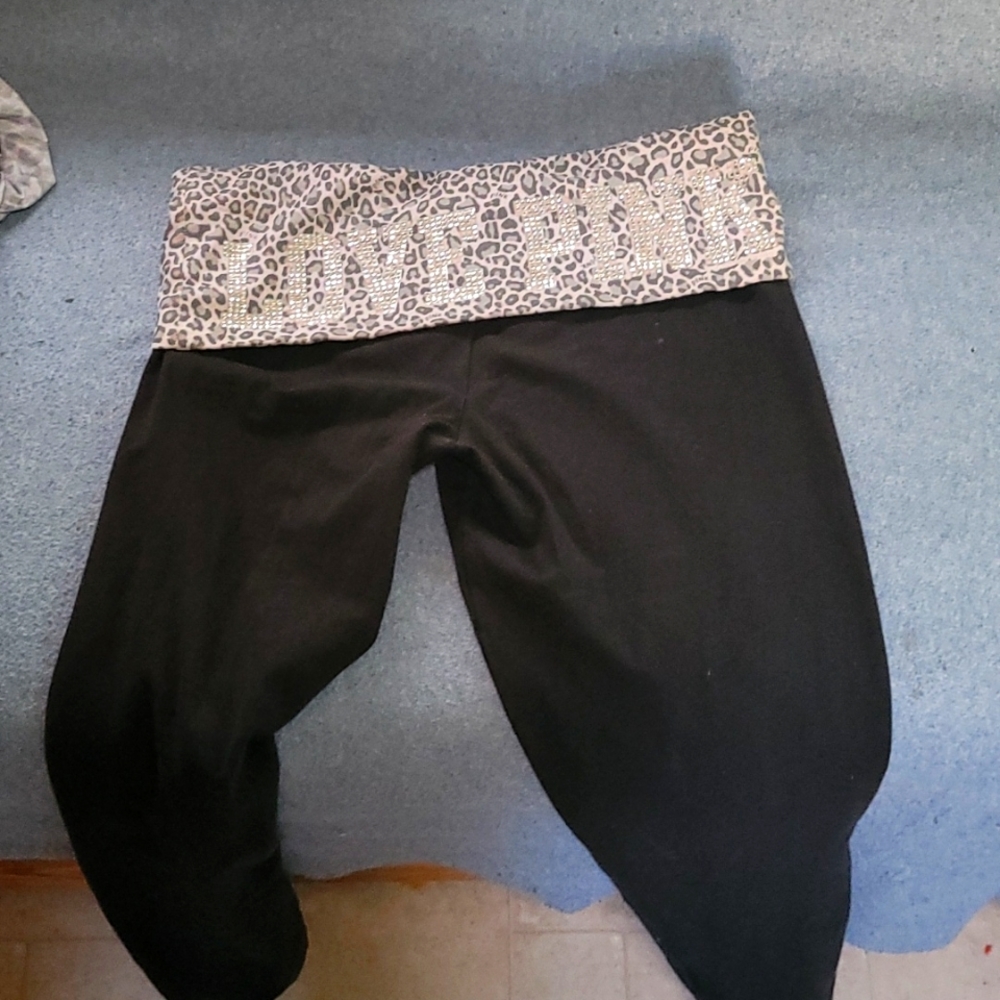 Pink yoga leggings with lepord and rhinestones